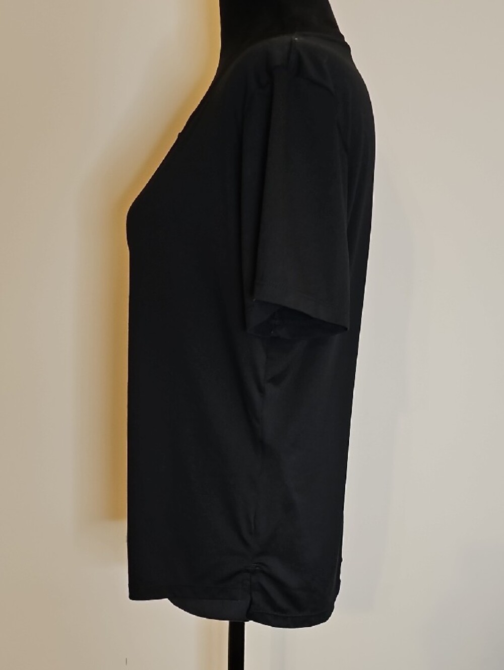 Nike Dri-Fit Black Short Sleeve Crew Neck Tee with White Swoosh - Picture 4 of 8